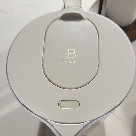 Beautiful x PUR White Pitcher and Gold Handle 12 cup w/ 3 PUR filters - Picture 5 of 7